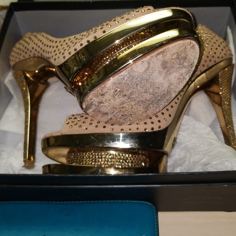 Shoes - Picture 3 of 3